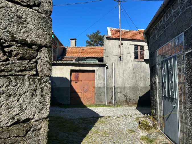 Moradia T0 para Venda em Castro Laboreiro e Lamas de Mouro Foto 2