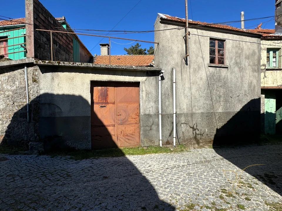 Moradia T0 para Venda em Castro Laboreiro e Lamas de Mouro Foto 4