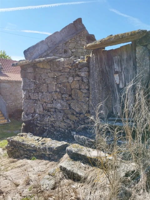 Moradia T0 para Venda em Castro Laboreiro e Lamas de Mouro