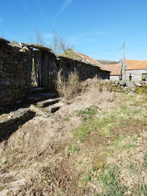 Moradia T0 para Venda em Castro Laboreiro e Lamas de Mouro