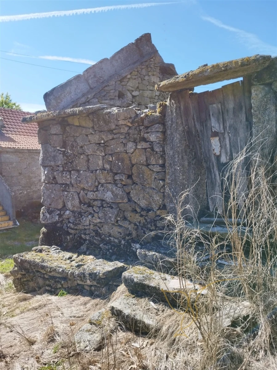 Moradia T0 para Venda em Castro Laboreiro e Lamas de Mouro Foto 4