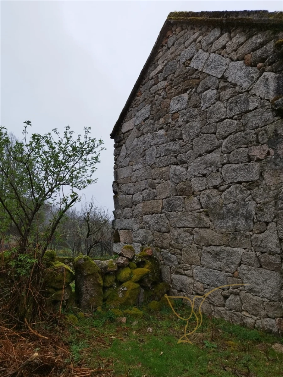 Moradia T0 para Venda em Castro Laboreiro e Lamas de Mouro Foto 4