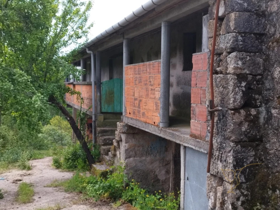 Moradia T0 para Venda em Castro Laboreiro e Lamas de Mouro Foto 2