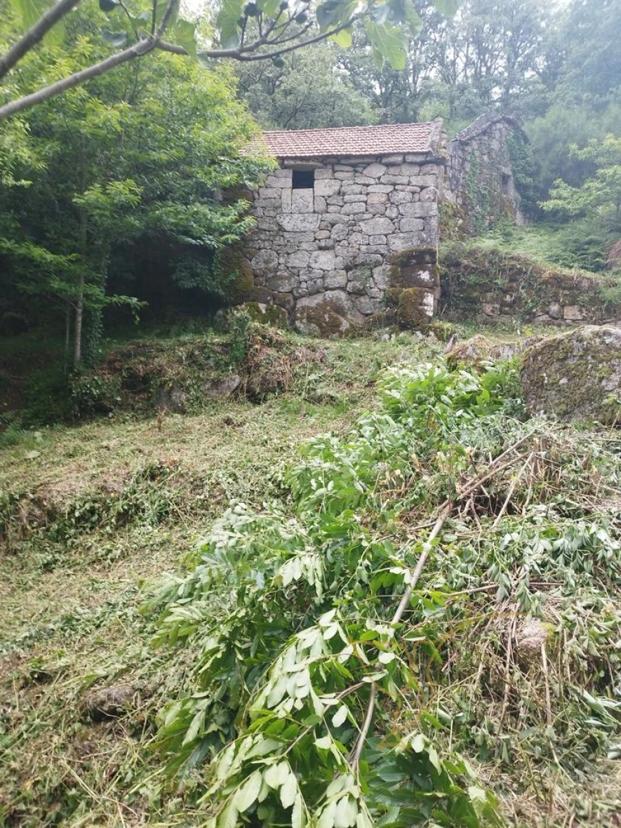 Moradia T0 para Venda em Castro Laboreiro e Lamas de Mouro Foto 4