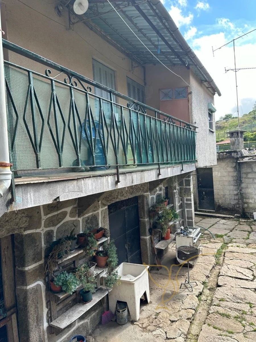 Moradia T0 para Venda em Castro Laboreiro e Lamas de Mouro Foto 2