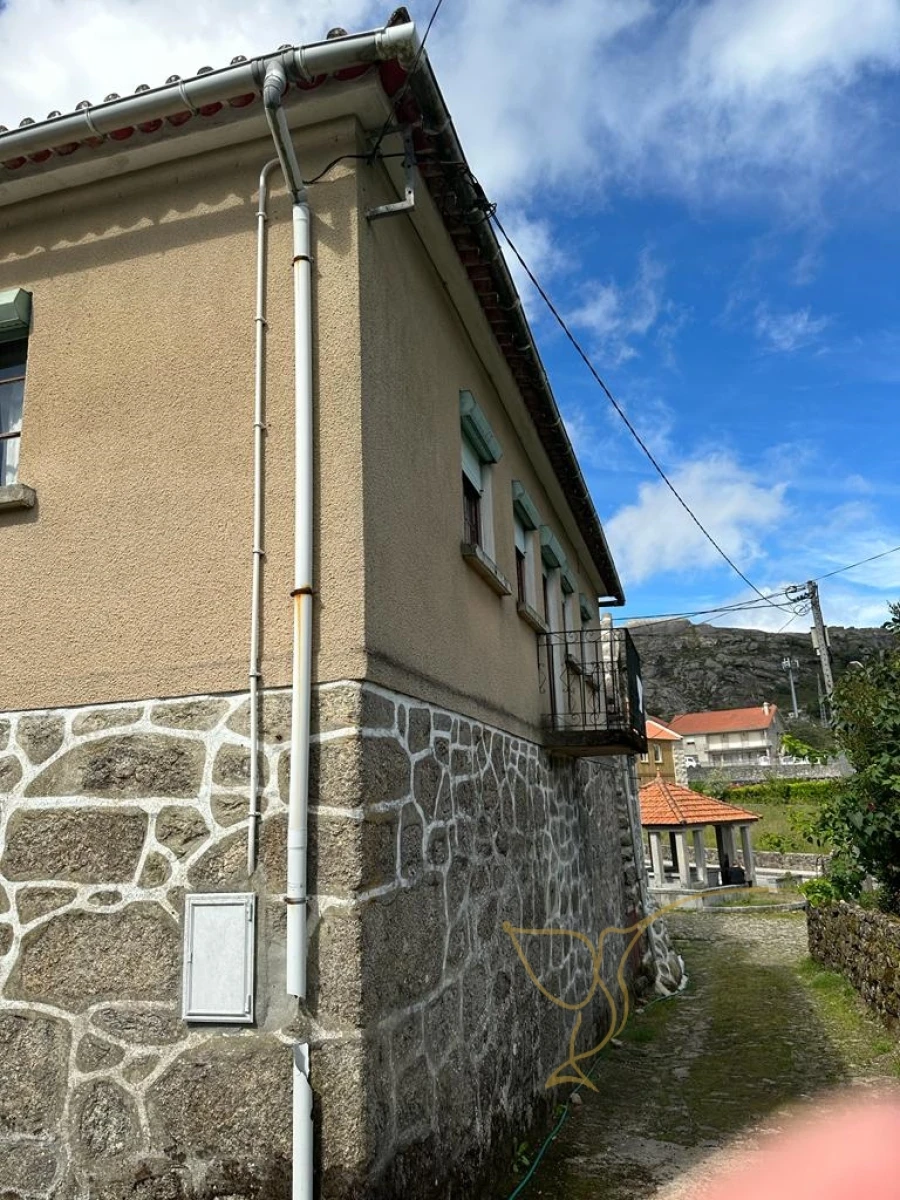 Moradia T0 para Venda em Castro Laboreiro e Lamas de Mouro Foto 4