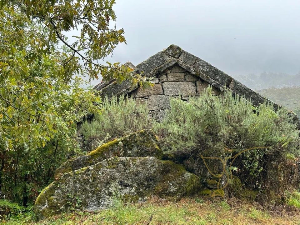 Moradia T3 para Venda em Castro Laboreiro e Lamas de Mouro Foto 7
