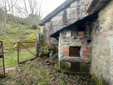 Moradia T3 para Venda em Castro Laboreiro e Lamas de Mouro