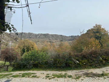 Moradia T3 para Venda em Castro Laboreiro e Lamas de Mouro