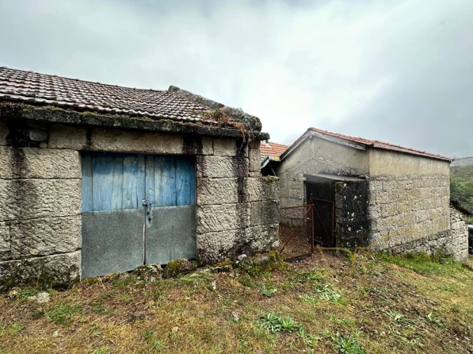 Moradia T3 para Venda em Castro Laboreiro e Lamas de Mouro Foto 9