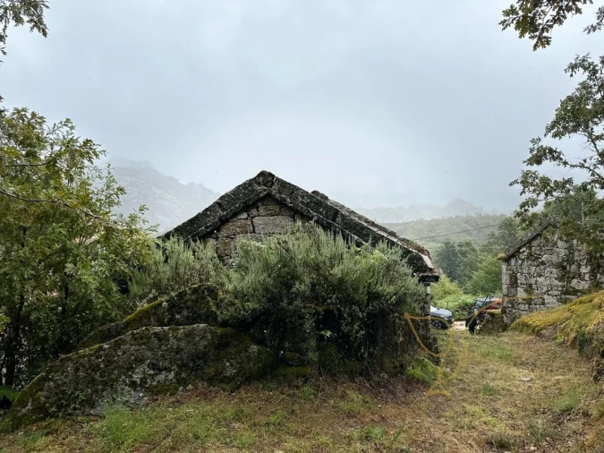 Moradia T3 para Venda em Castro Laboreiro e Lamas de Mouro Foto 6