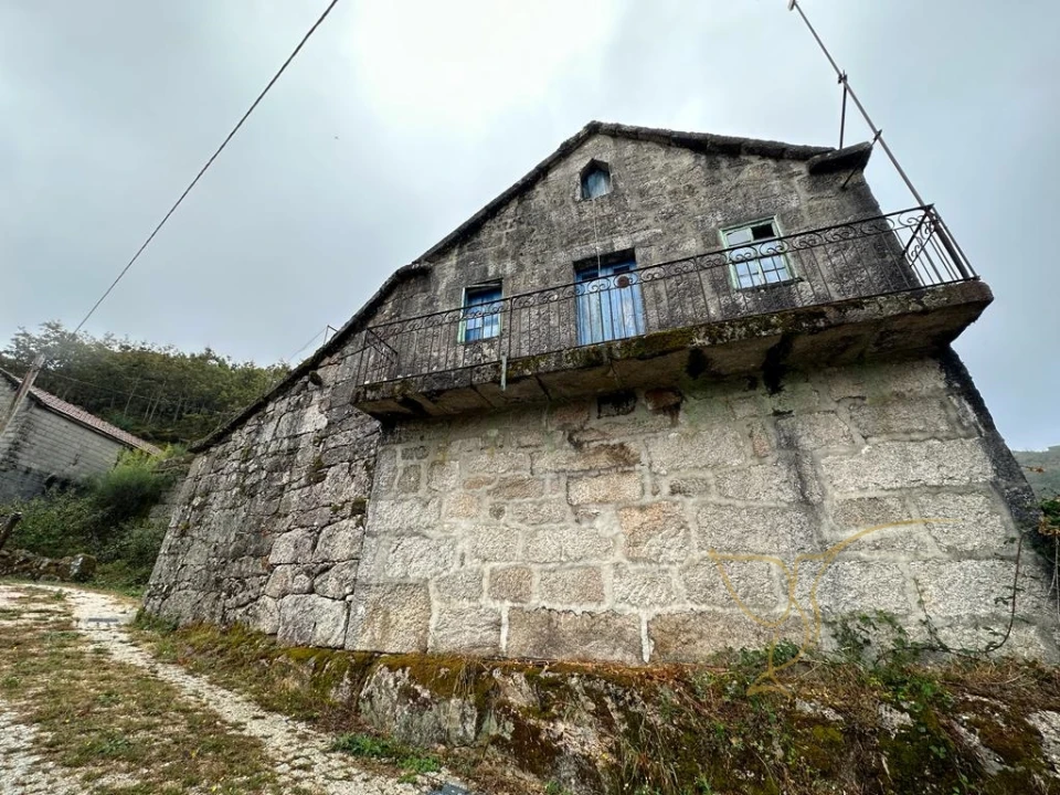 Moradia T3 para Venda em Castro Laboreiro e Lamas de Mouro Foto 2