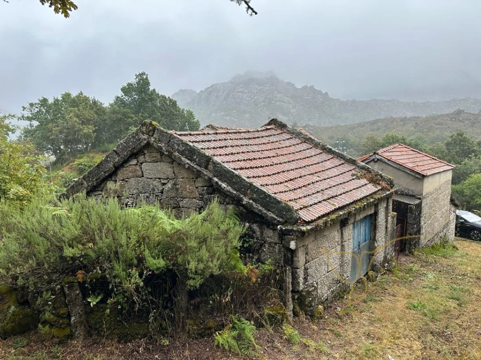 Moradia T3 para Venda em Castro Laboreiro e Lamas de Mouro Foto 5