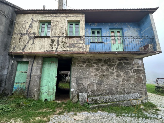 Moradia T4 para Venda em Castro Laboreiro e Lamas de Mouro Foto 9