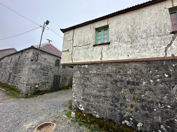 Moradia T4 para Venda em Castro Laboreiro e Lamas de Mouro Foto 13
