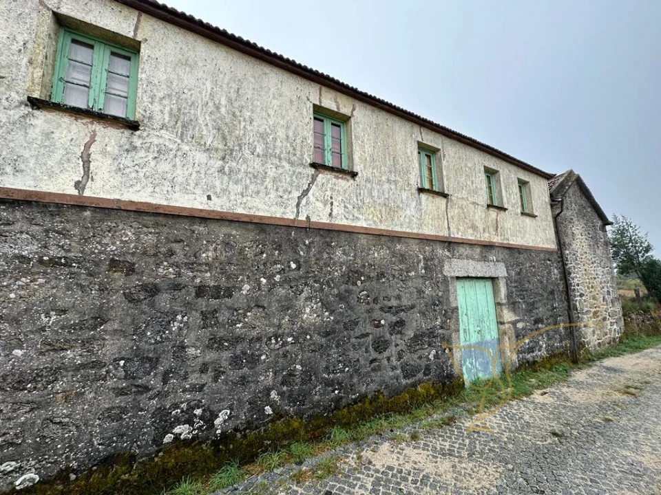Moradia T4 para Venda em Castro Laboreiro e Lamas de Mouro Foto 12