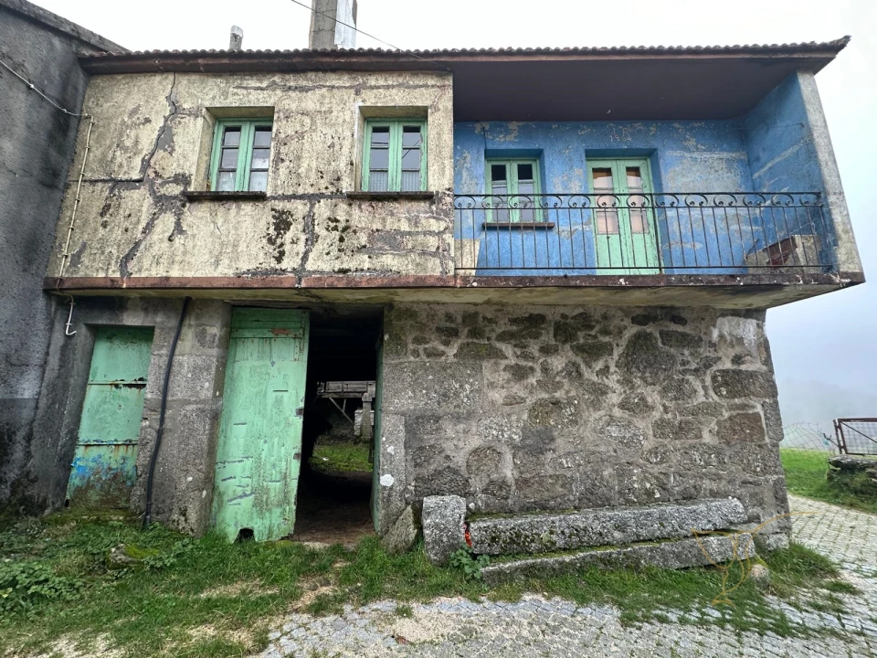 Moradia T4 para Venda em Castro Laboreiro e Lamas de Mouro Foto 9