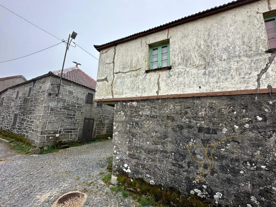 Moradia T4 para Venda em Castro Laboreiro e Lamas de Mouro Foto 13
