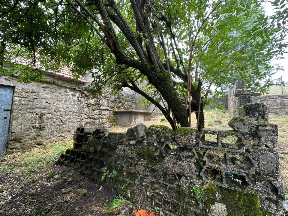 Moradia T0 para Venda em Castro Laboreiro e Lamas de Mouro Foto 3