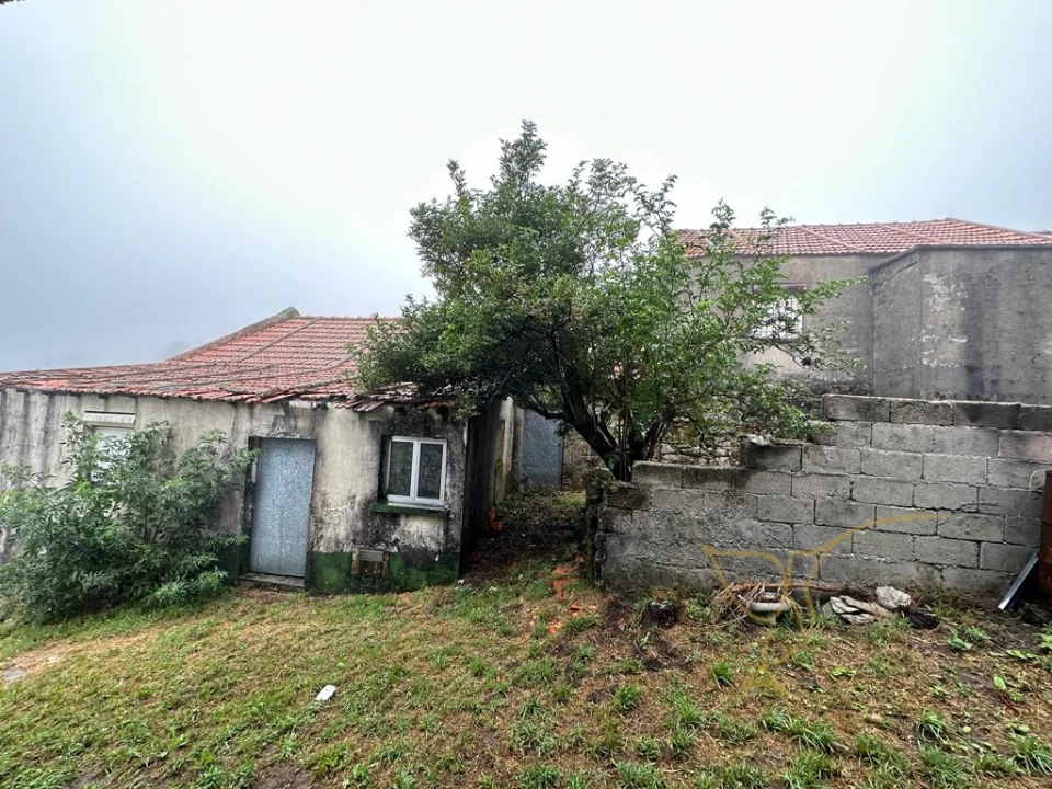 Moradia T0 para Venda em Castro Laboreiro e Lamas de Mouro Foto 2