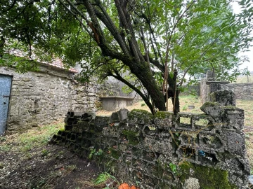 Moradia T0 para Venda em Castro Laboreiro e Lamas de Mouro