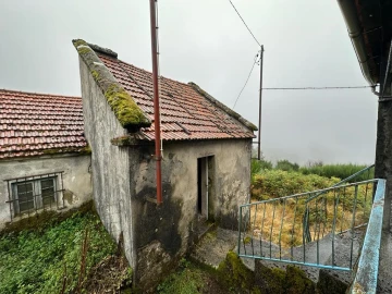 Moradia T0 para Venda em Castro Laboreiro e Lamas de Mouro