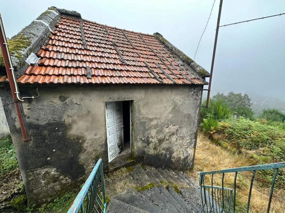 Moradia T0 para Venda em Castro Laboreiro e Lamas de Mouro Foto 1