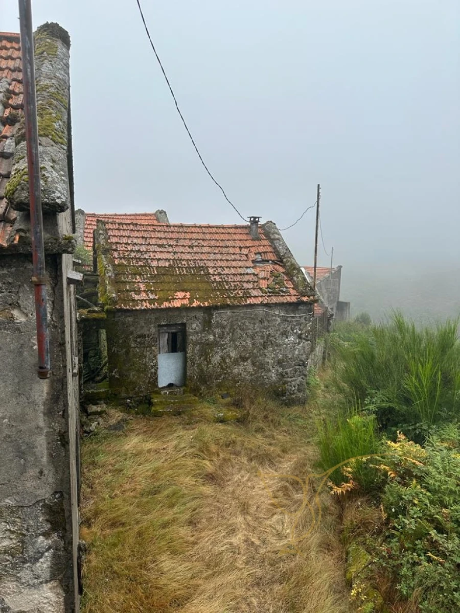 Moradia T0 para Venda em Castro Laboreiro e Lamas de Mouro Foto 8