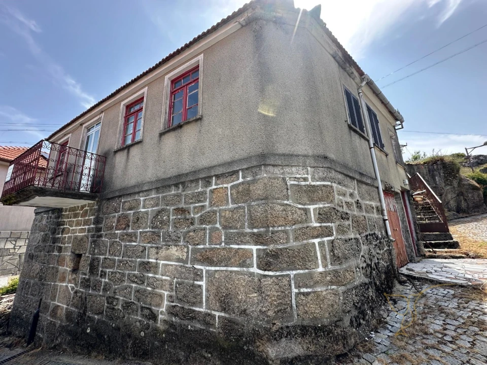 Moradia T0 para Venda em Castro Laboreiro e Lamas de Mouro Foto 2