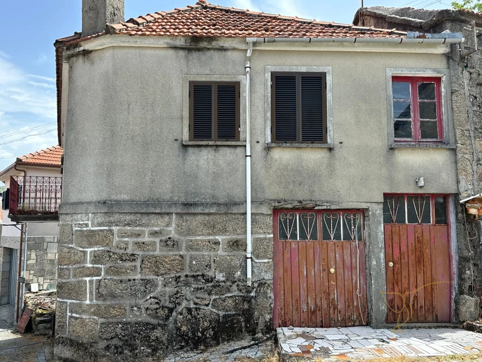 Moradia T0 para Venda em Castro Laboreiro e Lamas de Mouro Foto 1