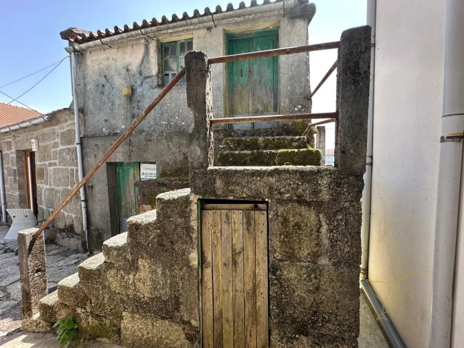 Moradia T0 para Venda em Castro Laboreiro e Lamas de Mouro Foto 3