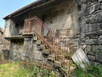Moradia T0 para Venda em Castro Laboreiro e Lamas de Mouro