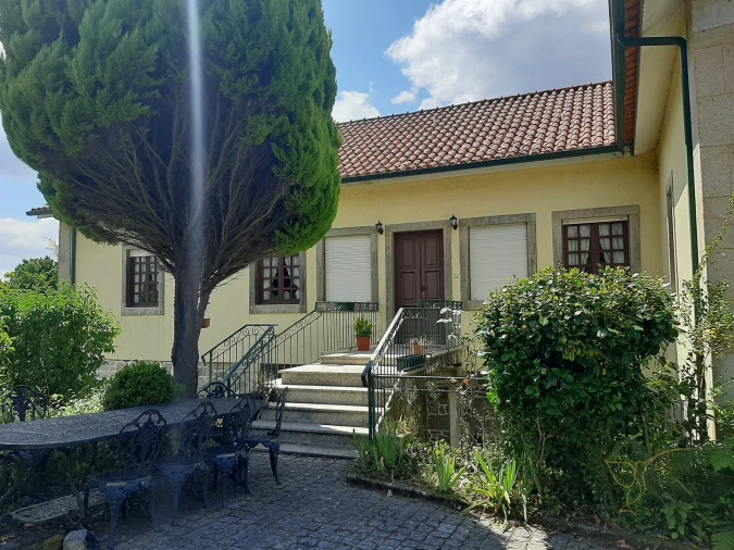 Moradia T7 para Venda em Mentrestido Foto 1