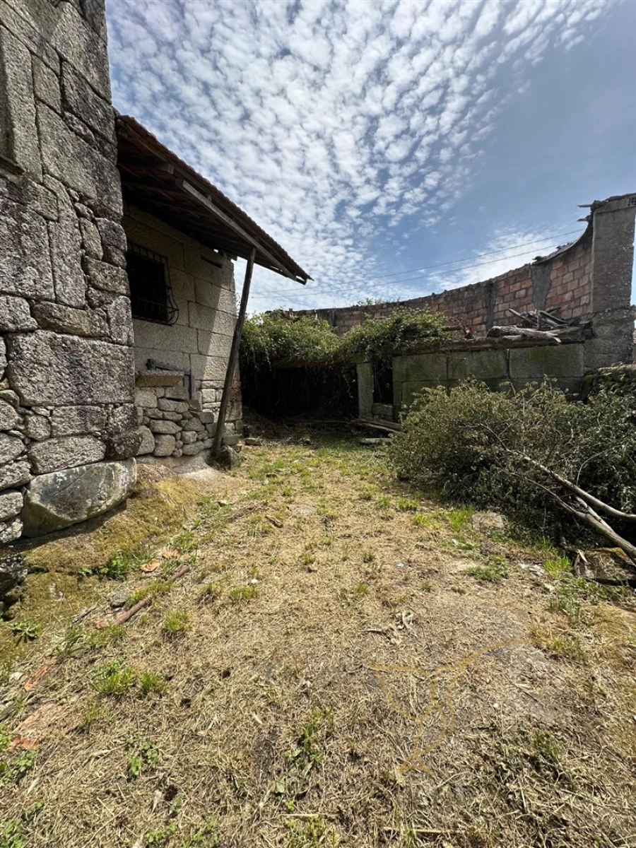 Moradia T0 para Venda em Riba de Mouro Foto 19