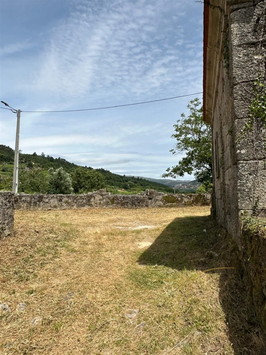 Moradia T0 para Venda em Riba de Mouro Foto 5