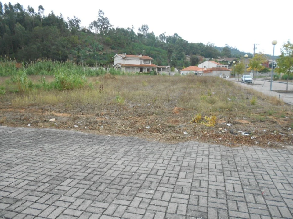 Terreno para Venda em Taveiro, Ameal e Arzila Foto 1