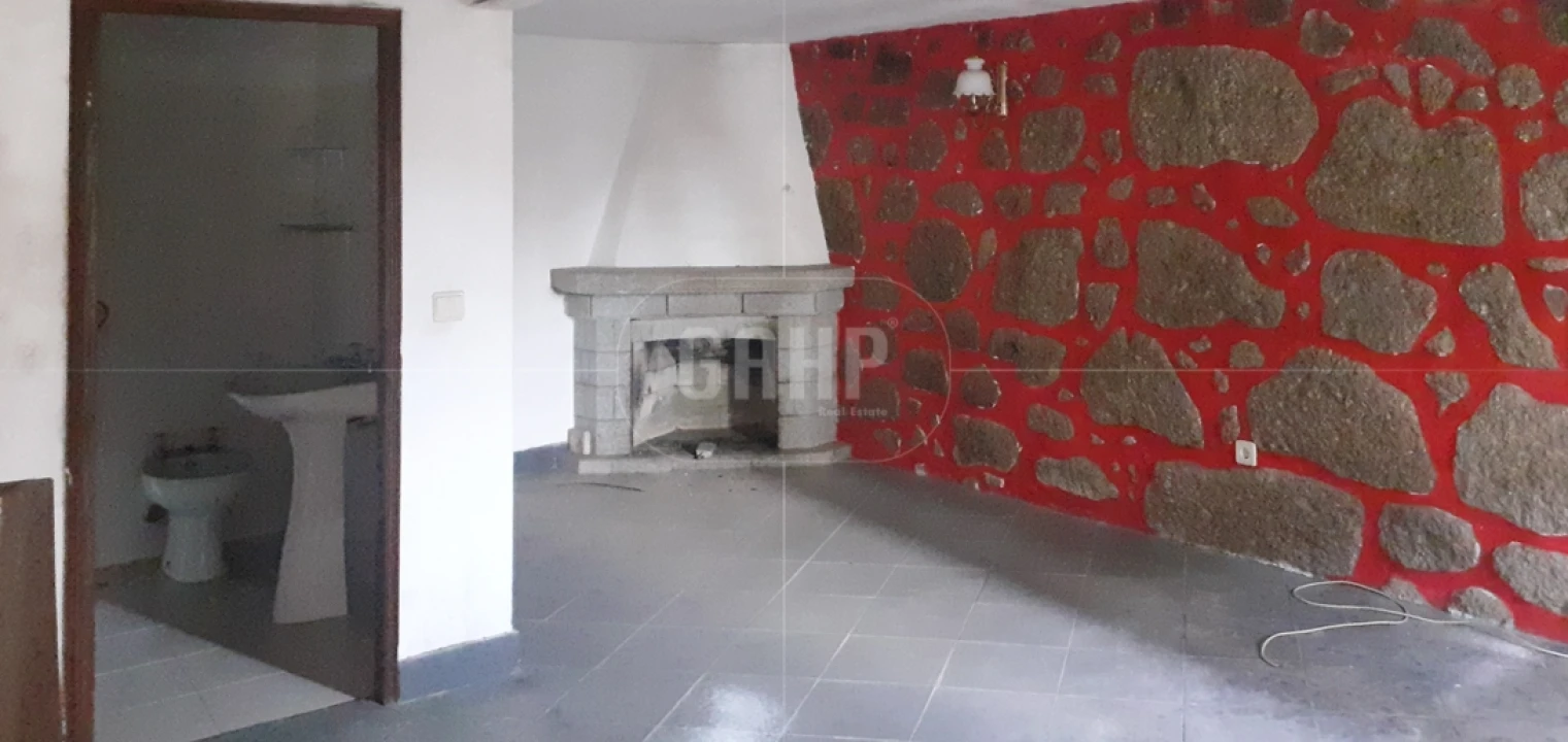 Moradia T1 para Venda em Candosa Foto 6