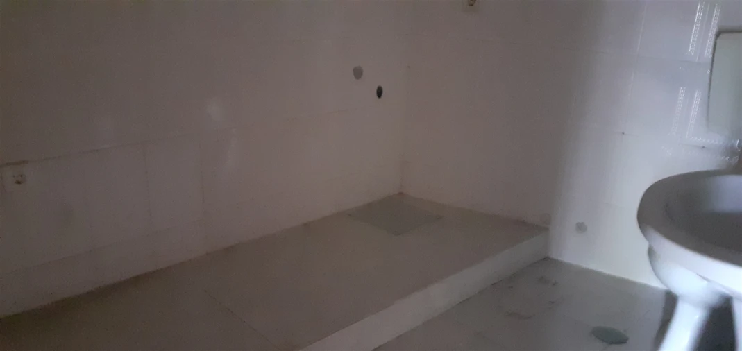 Moradia T1 para Venda em Candosa Foto 3