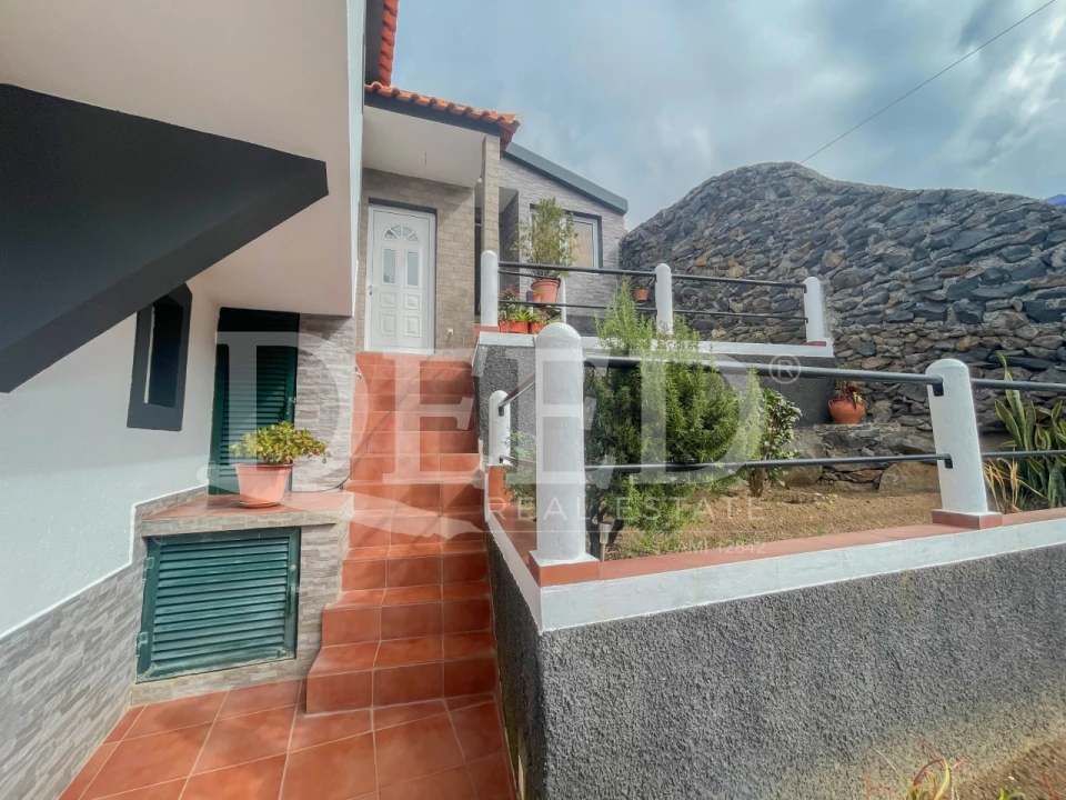 Moradia T3 para Venda em Ribeira Brava Foto 2