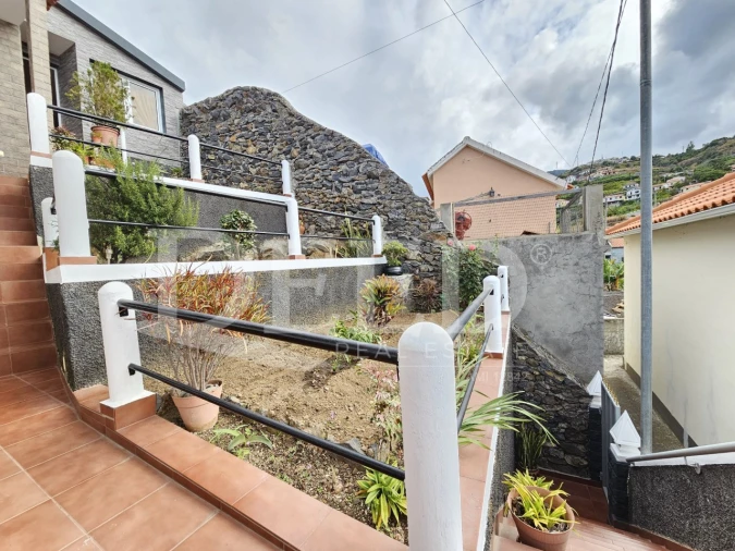 Moradia T3 para Venda em Ribeira Brava Foto 9