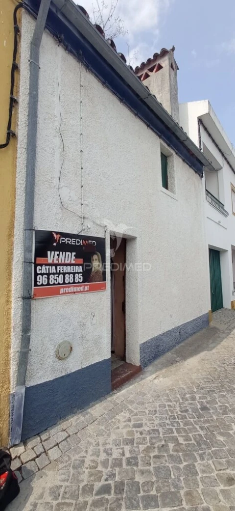 Moradia T2 para Venda em Alagoa