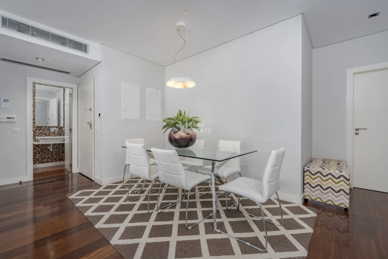 Apartamento T2 para Arrendamento em Funchal (Se) Foto 4