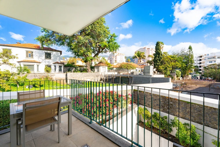 Apartamento T2 para Arrendamento em Funchal (Se) Foto 9