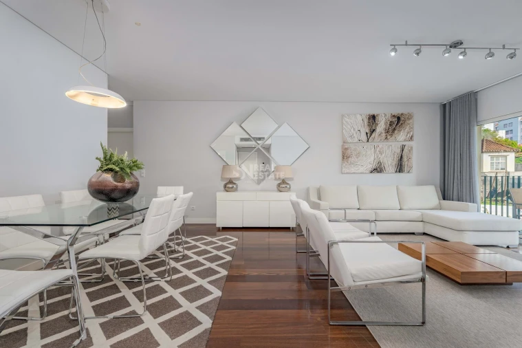 Apartamento T2 para Arrendamento em Funchal (Se) Foto 5