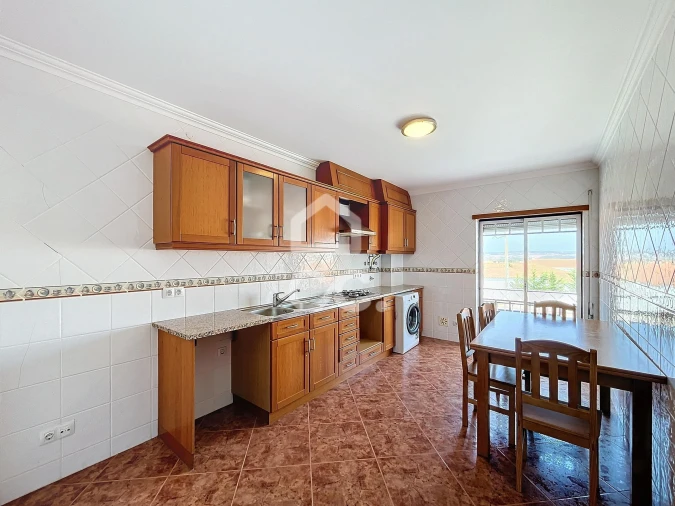 Apartamento T2 para Venda em Alfeizerão Foto 2