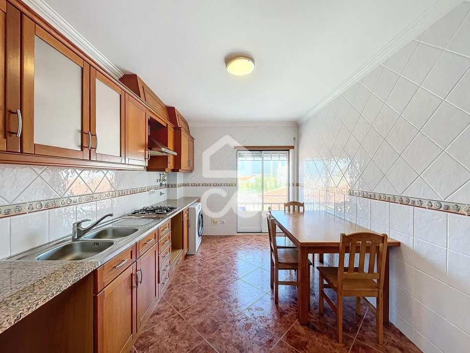 Apartamento T2 para Venda em Alfeizerão Foto 3