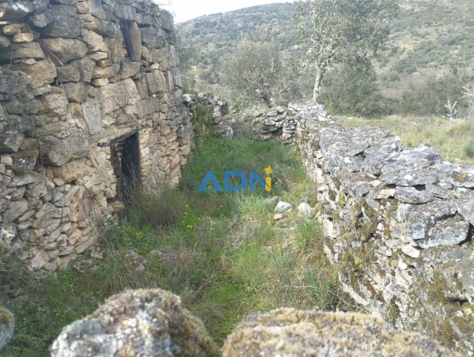 Terreno para Venda em Castelo Mendo, Ade, Monteperobolso e Mesquitela Foto 2