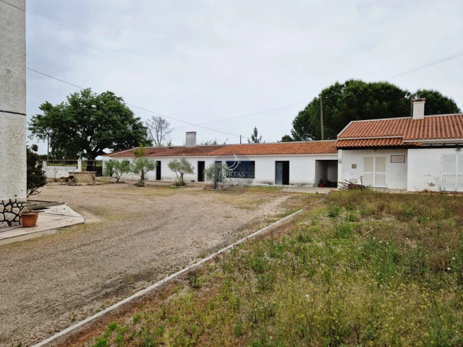 Moradia T4 para Venda em Vale de Santarem Foto 32