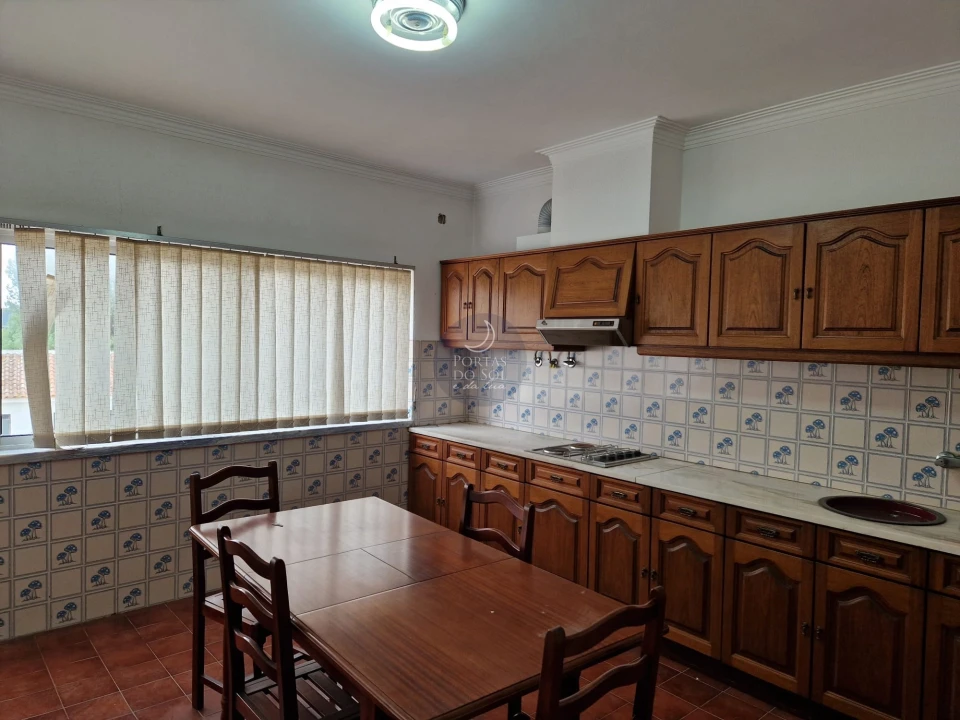 Moradia T4 para Venda em Vale de Santarem Foto 4