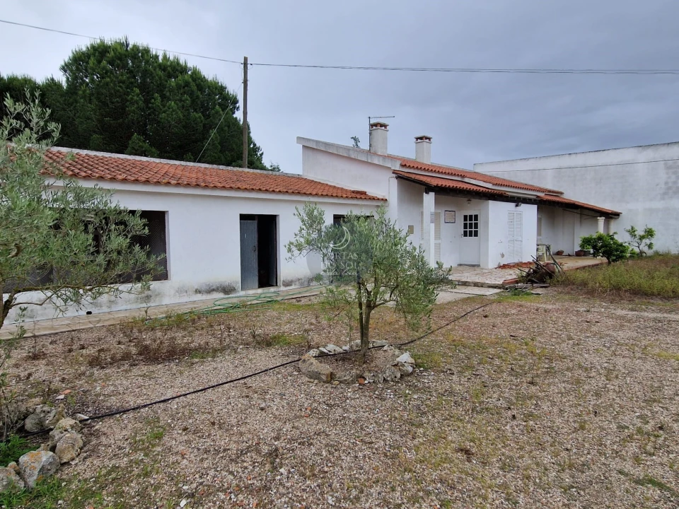 Moradia T4 para Venda em Vale de Santarem Foto 33